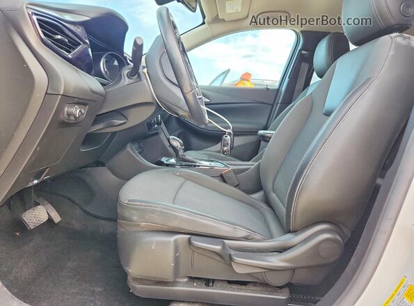 KL4MMBS20PB011458 2023 BUICK ENCORE White წინა სალონის ხედი