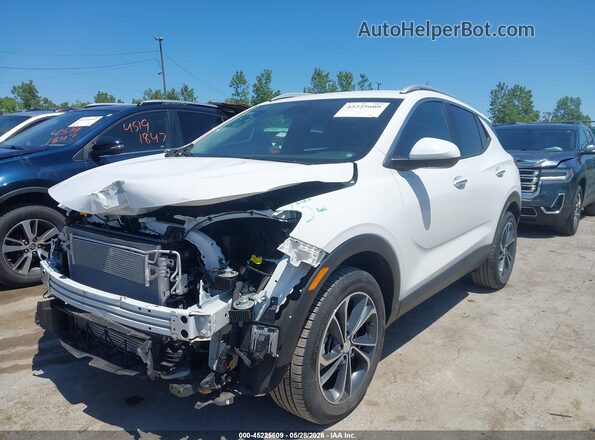 KL4MMDS29PB097994 2023 BUICK ENCORE White Vista tres cuartos delantera izquierda