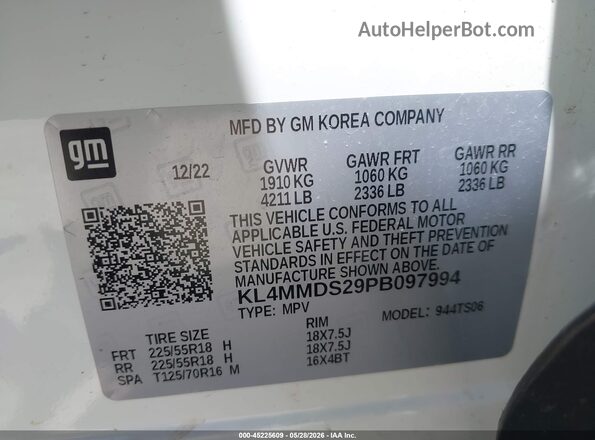 KL4MMDS29PB097994 2023 BUICK ENCORE White Vista del compartimento del motor