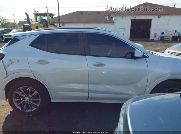 KL4MMDSL2NB129013 2022 BUICK ENCORE White Widok wnętrza z tyłu