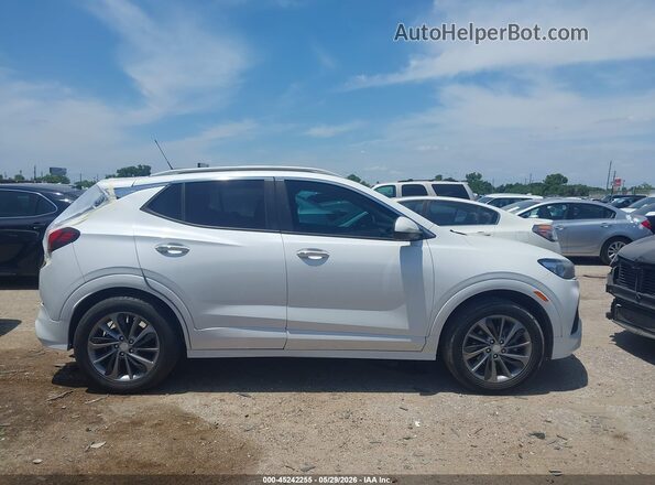 KL4MMDSL4LB096965 2020 BUICK ENCORE White Вид задньої частини салону