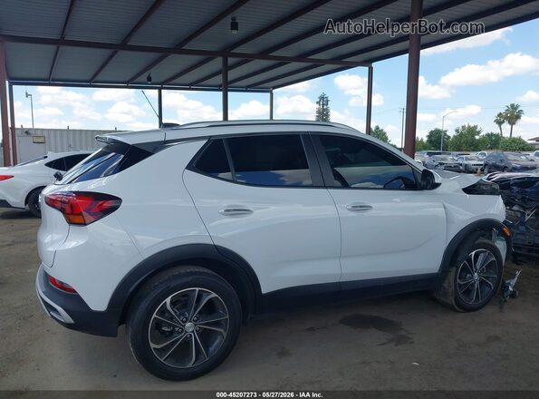 KL4MMESL1NB142230 2022 BUICK ENCORE White Սալոնի հետևի տեսք