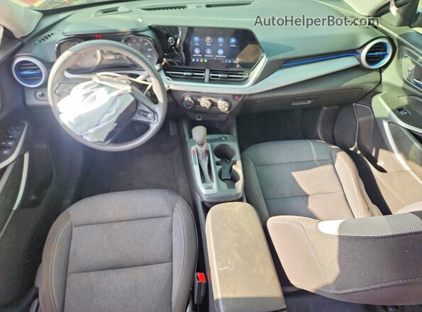 KL77LFE23RC054839 2024 CHEVROLET TRAX Burgundy Widok deski rozdzielczej
