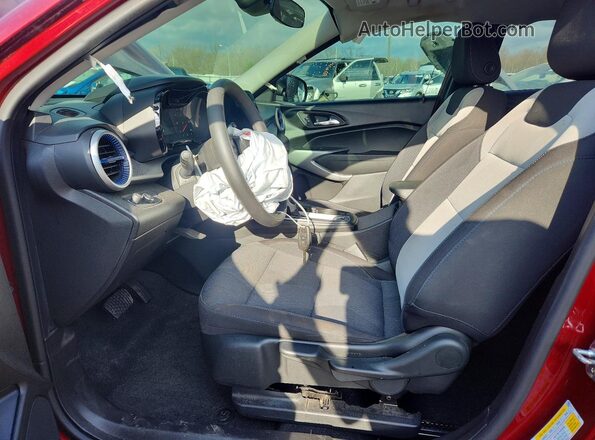KL77LFE23RC054839 2024 CHEVROLET TRAX Burgundy Widok wnętrza z przodu