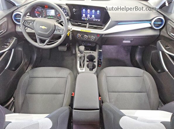 KL77LFEP1SC183874 2025 CHEVROLET TRAX White Widok deski rozdzielczej