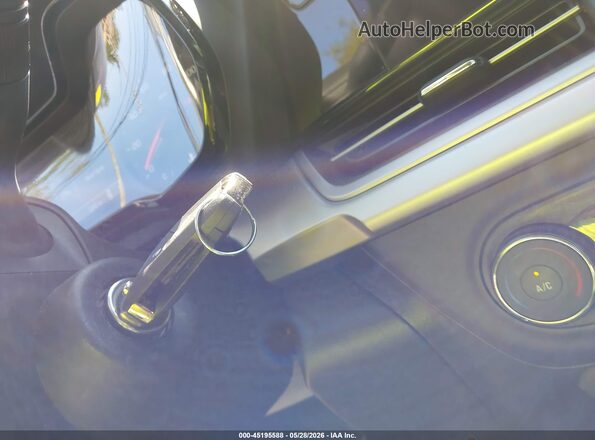 KL77LFEP9SC118058 2025 CHEVROLET TRAX White Вид панелі приладів