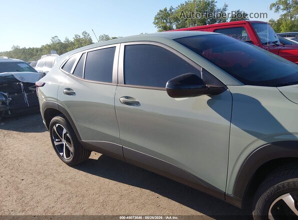 KL77LGE22RC157790 2024 CHEVROLET TRAX Green Սալոնի հետևի տեսք