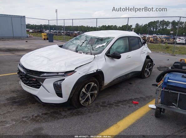 KL77LGE23RC235039 2024 CHEVROLET TRAX White Vista tres cuartos delantera izquierda