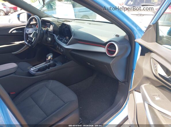 KL77LGE29RC123376 2024 CHEVROLET TRAX Light Blue Front interior view