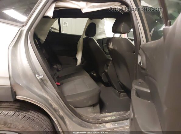 KL77LGEP6SC267064 2025 CHEVROLET TRAX Серебряный Вид наклейки с VIN-кодом