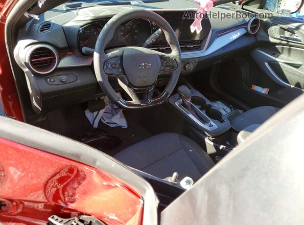 KL77LGEP8TC030240 2026 CHEVROLET TRAX Red Առջևի վահանակի տեսք