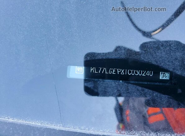 KL77LGEP8TC030240 2026 CHEVROLET TRAX Red VIN կոդի պիտակի տեսք