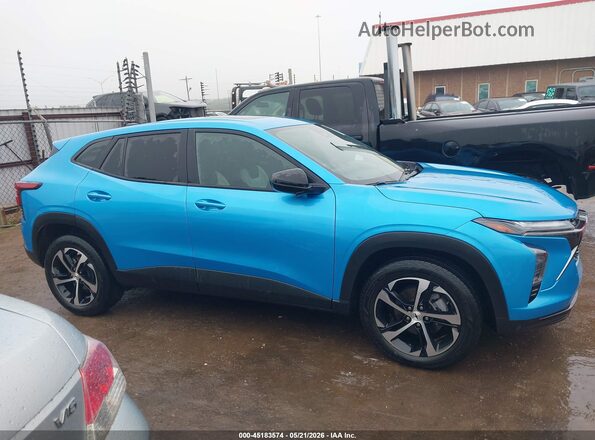KL77LGEPXSC208986 2025 CHEVROLET TRAX Blue Սալոնի հետևի տեսք
