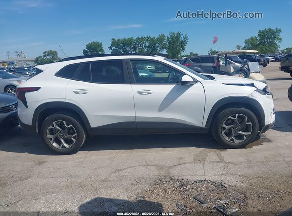KL77LHE21RC238060 2024 CHEVROLET TRAX Белый Вид задней части салона