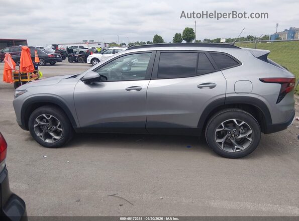 KL77LHE24RC172703 2024 CHEVROLET TRAX Серый Панорамный вид салона 360°