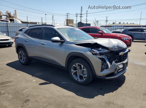 KL77LHE27RC008586 2024 CHEVROLET TRAX Silver 