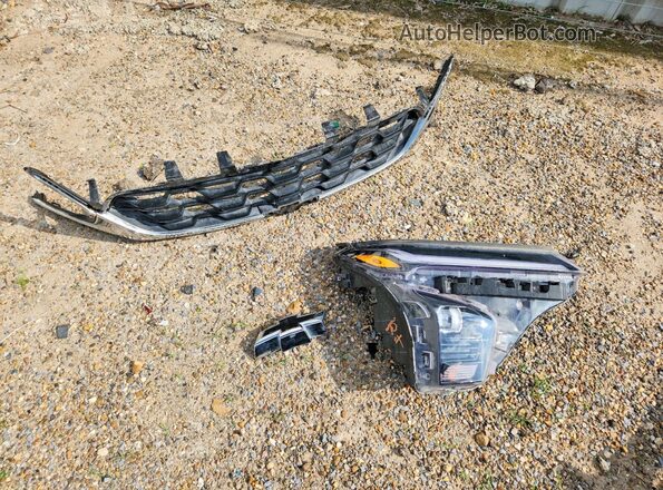 KL77LHE27RC238127 2024 CHEVROLET TRAX Silver 