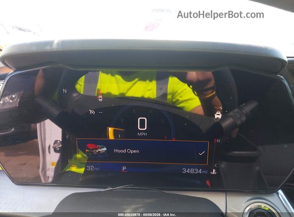 KL77LHE2XRC214484 2024 CHEVROLET TRAX White Rear seats view