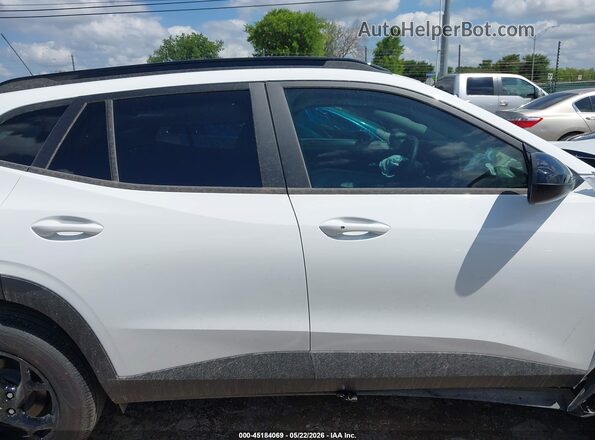 KL77LHEP2TC126435 2026 CHEVROLET TRAX White Vista interior trasera