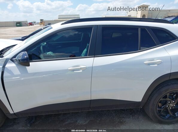 KL77LHEP2TC126435 2026 CHEVROLET TRAX White Vista interior de 360 grados