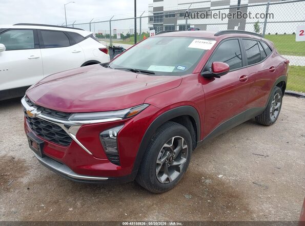 KL77LHEP4SC037819 2025 CHEVROLET TRAX Burgundy Առջևի ձախ երեք քառորդ տեսարան