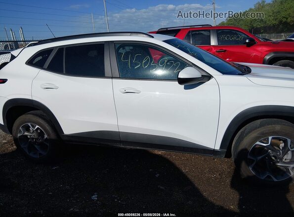 KL77LHEP5SC065709 2025 CHEVROLET TRAX White Rear interior view