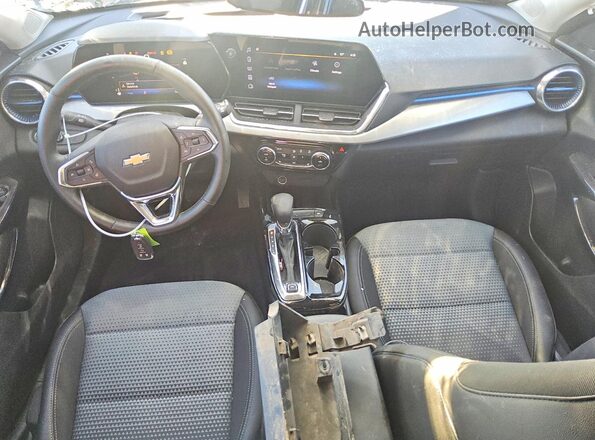 KL77LHEP6SC242090 2025 CHEVROLET TRAX Черный Вид панели приборов