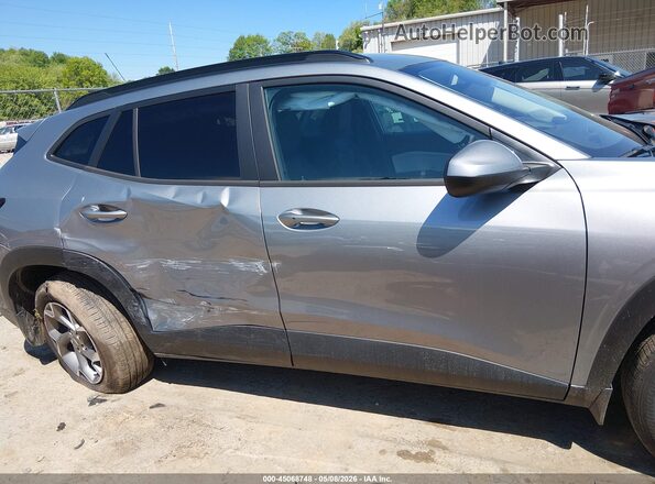 KL77LHEP7TC059248 2026 CHEVROLET TRAX Gray სალონის 360-გრადუსიანი ხედი