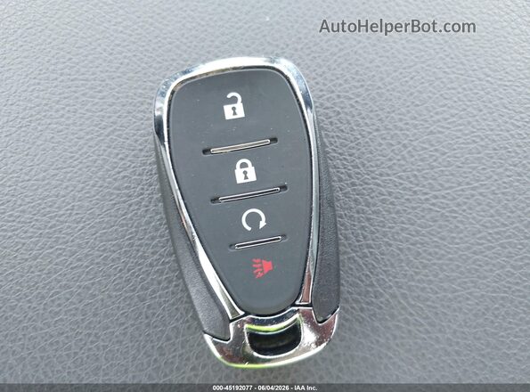 KL77LHEP8TC026856 2026 CHEVROLET TRAX Красный Вид панели приборов