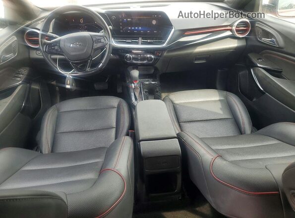 KL77LJE20RC006010 2024 CHEVROLET TRAX Orange Առջևի վահանակի տեսք
