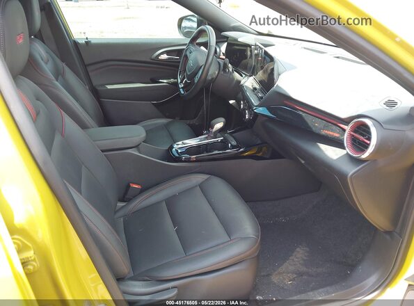 KL77LJE21RC026282 2024 CHEVROLET TRAX Желтый Вид салона спереди