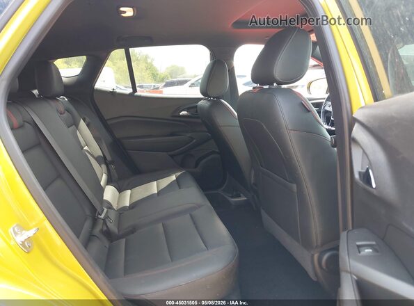 KL77LJE23RC130854 2024 CHEVROLET TRAX Yellow Widok naklejki z numerem VIN