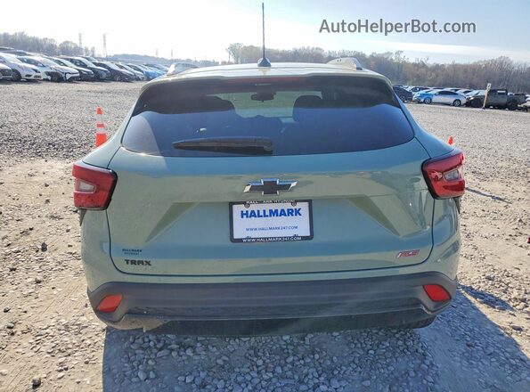 KL77LJE28RC113533 2024 CHEVROLET TRAX Green უკანა ხედი