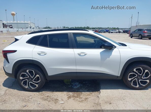 KL77LJEP1SC327281 2025 CHEVROLET TRAX White Rear interior view