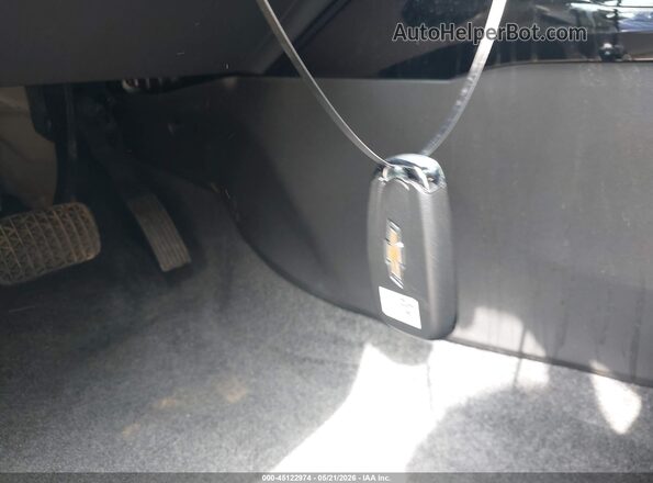KL77LJEP4SC330580 2025 CHEVROLET TRAX Серебряный Вид панели приборов