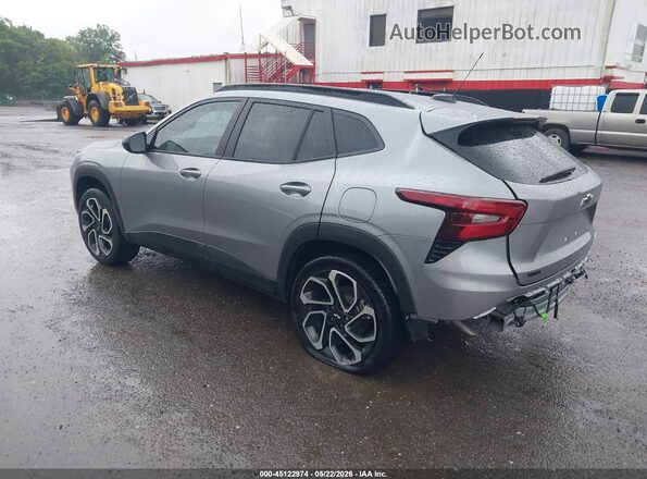 KL77LJEP4SC330580 2025 CHEVROLET TRAX Серебряный Задняя левая четверть