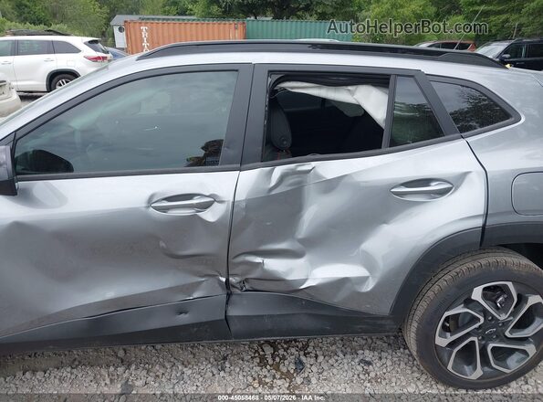 KL77LJEP4TC105769 2026 CHEVROLET TRAX Gray Vista frontal