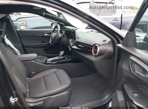 KL77LJEP5SC236305 2025 CHEVROLET TRAX Черный Вид салона спереди