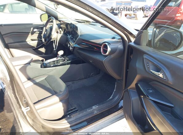 KL77LJEP5TC110561 2026 CHEVROLET TRAX Black Widok wnętrza z przodu