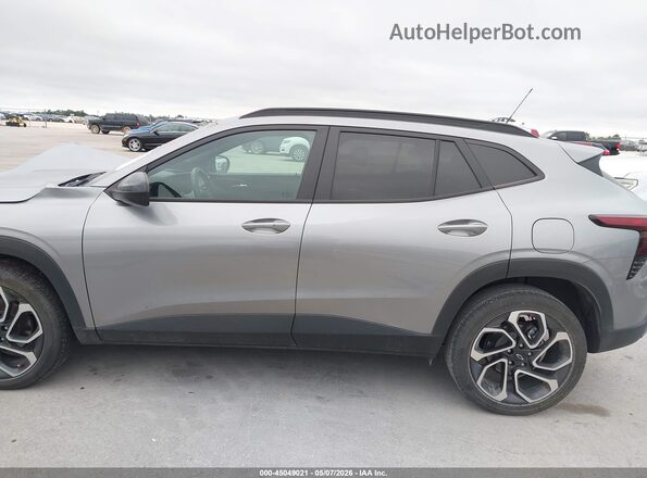 KL77LJEP6SC029793 2025 CHEVROLET TRAX Серый 