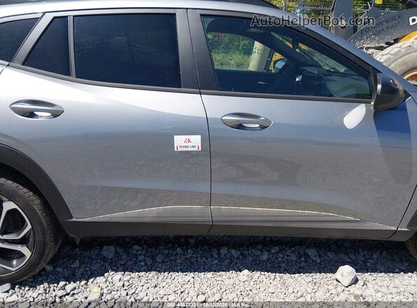 KL77LJEP8TC033457 2026 CHEVROLET TRAX Gray Widok z przodu