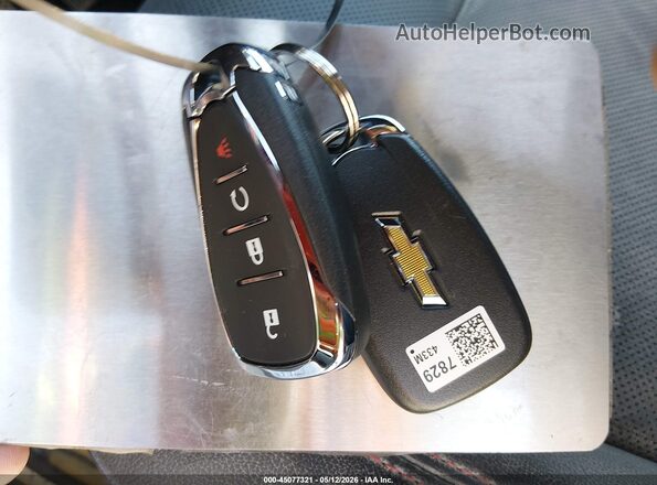 KL77LJEP8TC033457 2026 CHEVROLET TRAX Gray Widok deski rozdzielczej