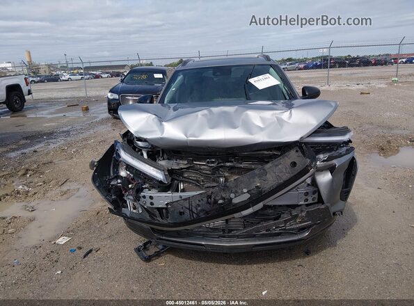 KL77LKE26RC217573 2024 CHEVROLET TRAX Silver Դիմացի տեսք