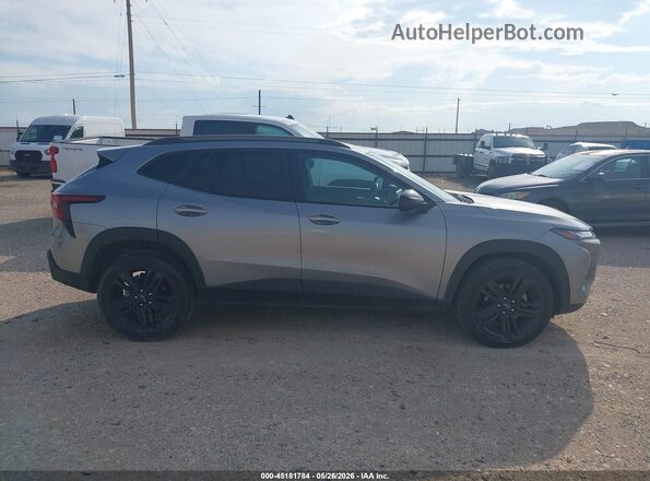 KL77LKEP0SC123464 2025 CHEVROLET TRAX Silver უკანა სალონის ხედი