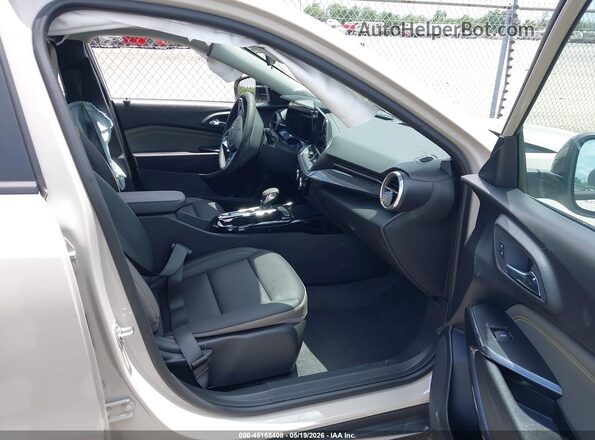 KL77LKEP0TC104513 2026 CHEVROLET TRAX Cream Սալոնի դիմացի տեսք