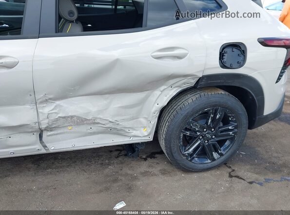 KL77LKEP0TC104513 2026 CHEVROLET TRAX Cream Դիմացի տեսք