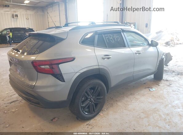 KL77LKEP3SC018224 2025 CHEVROLET TRAX Gray Trasero derecho
