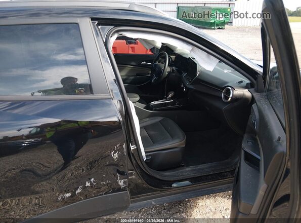 KL77LKEP3SC202546 2025 CHEVROLET TRAX Черный Вид салона спереди