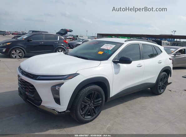 KL77LKEP3SC247406 2025 CHEVROLET TRAX White Przód lewy