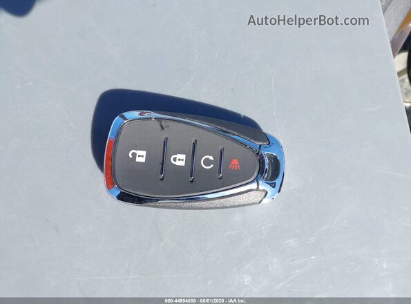 KL77LKEP3TC076772 2026 CHEVROLET TRAX Серебряный Вид панели приборов